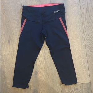 Lorna Jane Capri Length Leggings